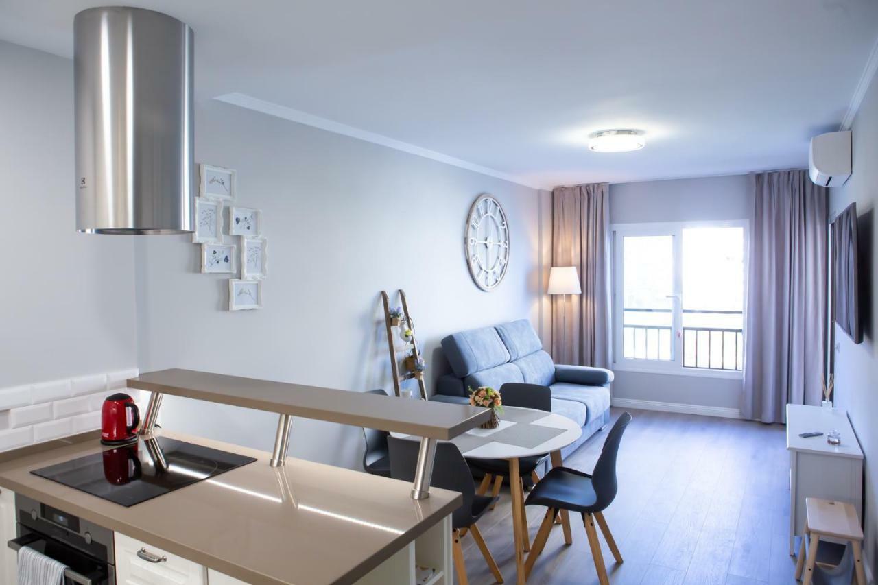 Beachfront Apartment In Fuengirola New Kültér fotó