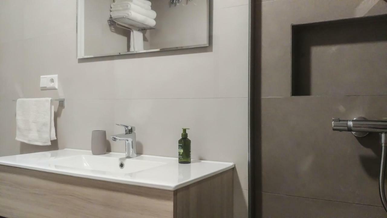 Beachfront Apartment In Fuengirola New Kültér fotó