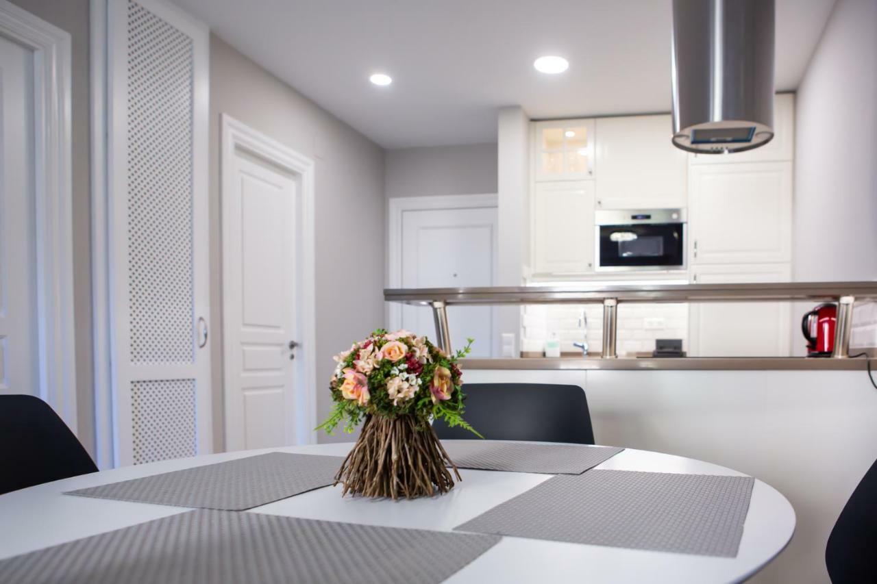 Beachfront Apartment In Fuengirola New Kültér fotó