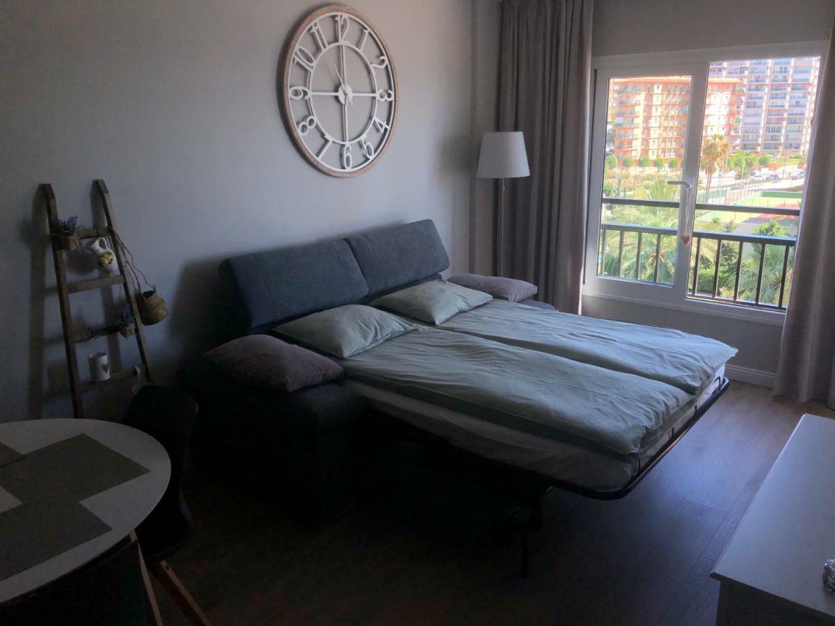 Beachfront Apartment In Fuengirola New Kültér fotó