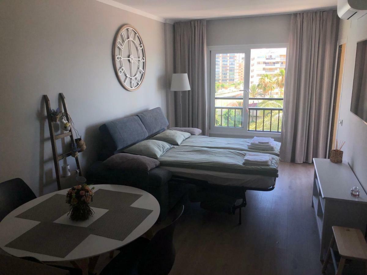 Beachfront Apartment In Fuengirola New Kültér fotó